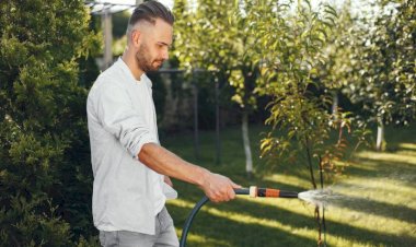 از کجا می‌توان سمپاش دوشی اصل و باکیفیت خرید؟ راهنمای انتخاب فروشگاه معتبر